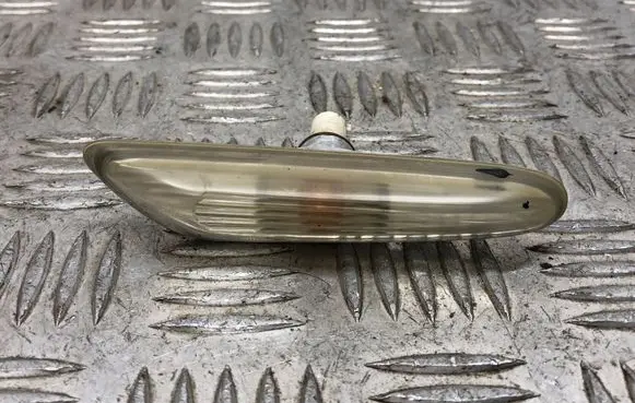 BMW 5 E60 E61 Front fender indicator light 8382104