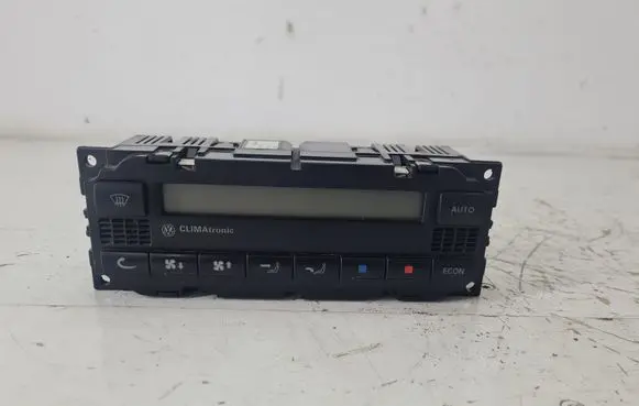Volkswagen PASSAT B5 Climate control unit 3B1907044D