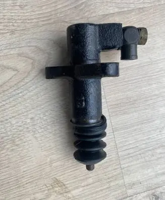 Mitsubishi Carisma Clutch slave cylinder 