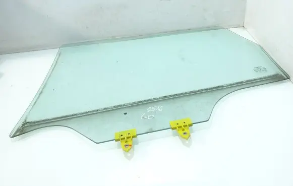 Nissan Qashqai Rear door window glass AS2