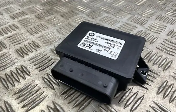 BMW X3 F25 Hand brake control module 6863277 23122010 32620301D
