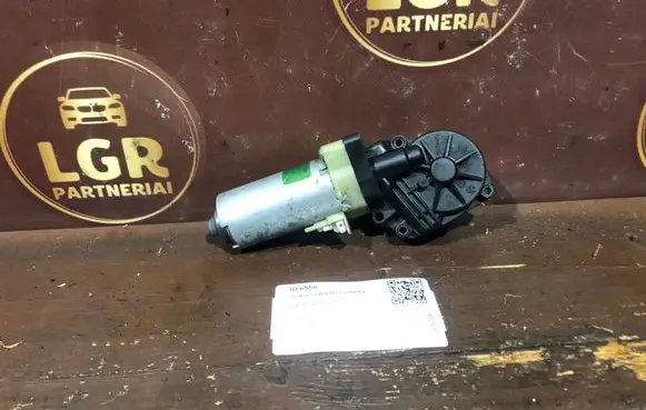 Volvo XC60 Seat adjustment motor 0130002528
