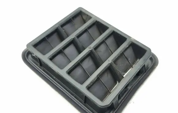 Jeep Cherokee Quarter panel pressure vent 05058643AA