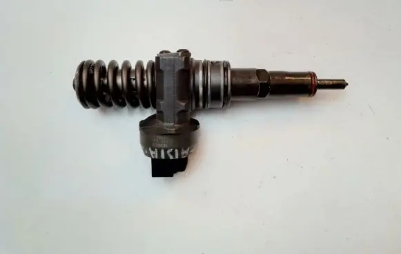 Skoda Octavia Mk2 (1Z) Fuel injector 038130073AG