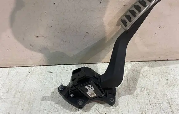 Land Rover Evoque I Accelerator throttle pedal 