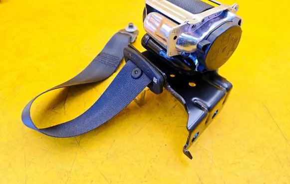 Nissan Micra K14 Rear seatbelt 6349288