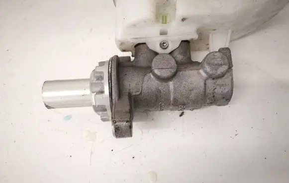 Tesla Model S Master brake cylinder 0204821412