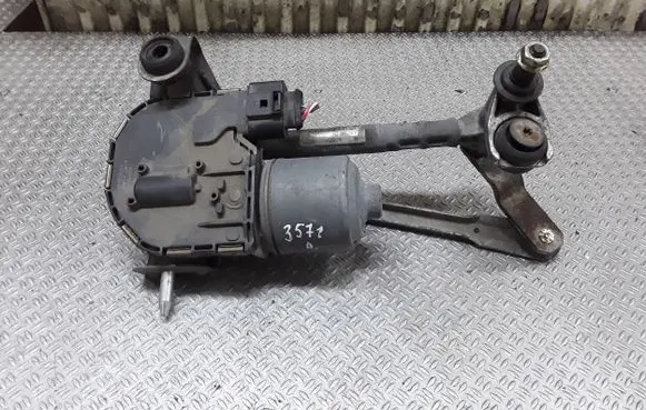 Seat Toledo III (5P) Front wiper linkage and motor 5P0955024C