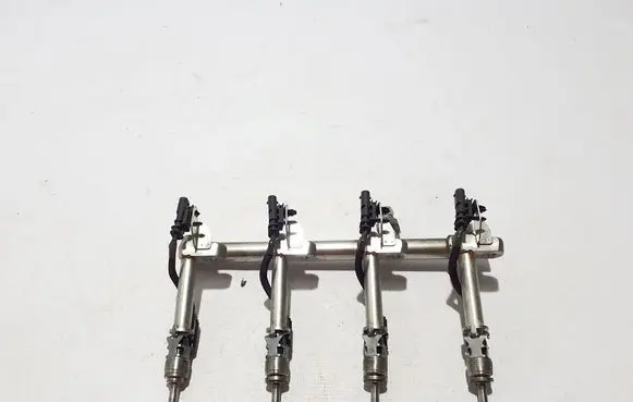 Volvo XC90 Fuel main line pipe 31478555