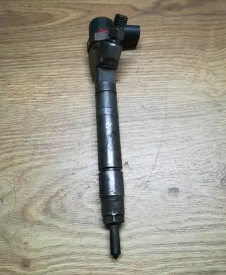 Mercedes-Benz C W203 Fuel injector A6110701387 0445110100