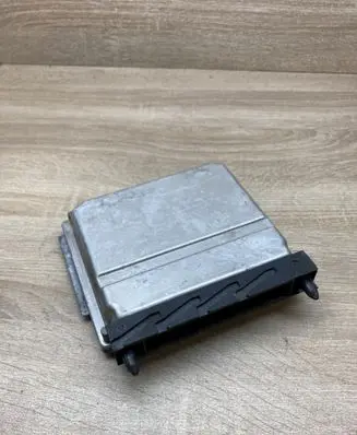 Volvo V70 Engine control unit/module ECU 08667710A 0281010319