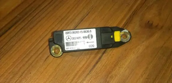 Mercedes-Benz C W202 Airbag deployment crash/impact sensor 0018200726
