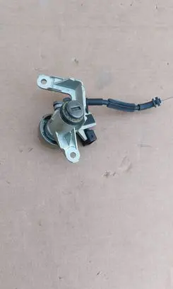 Audi A8 S8 D3 4E Tailgate exterior lock 4E0827573