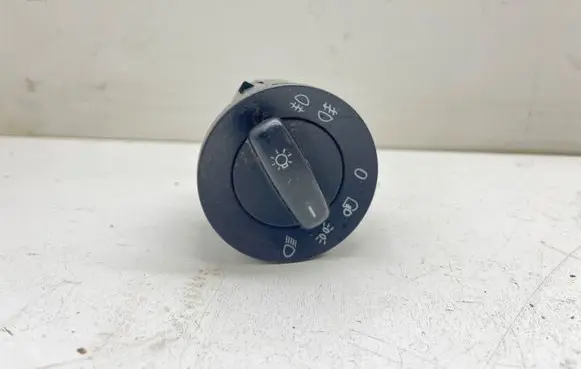 Volkswagen PASSAT B6 Light switch