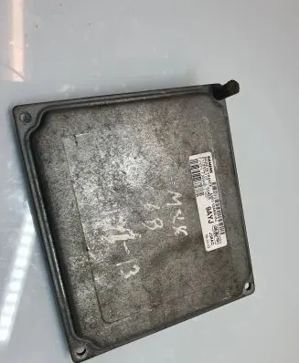 Ford Focus Engine control unit/module 4M5112A650HJ S118934101J
