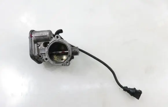 BMW 3 E90 E91 Throttle body valve 7804384