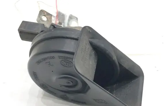Volkswagen PASSAT B8 Horn signal 5Q0951223
