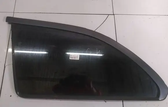 Skoda Octavia Mk2 (1Z) Rear side window 