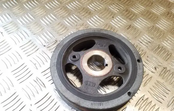 Toyota Avensis T270 Crankshaft pulley