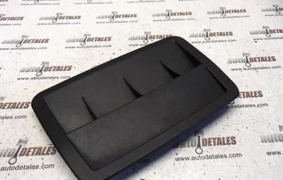 Mercedes-Benz E W211 Rear air vent grill A2118310336