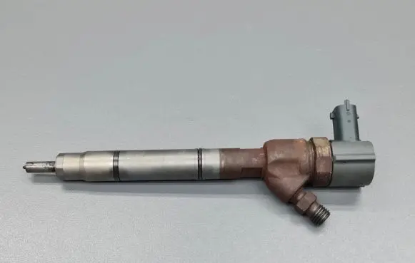 KIA Venga Fuel injector 0445110320 338002A900