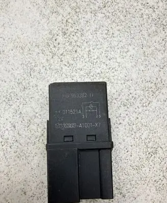 Audi A6 S6 C6 4F Other relay V23074 PA66GF25