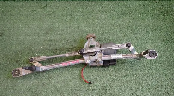 Citroen DS7 Crossback Front wiper linkage and motor 9824762480