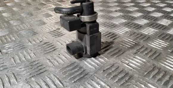 Audi A8 S8 D3 4E Turbo solenoid valve 057906630A 50065900A