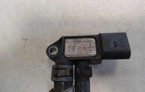Audi A3 S3 A3 Sportback 8P Exhaust gas pressure sensor 059906051C 0281006083