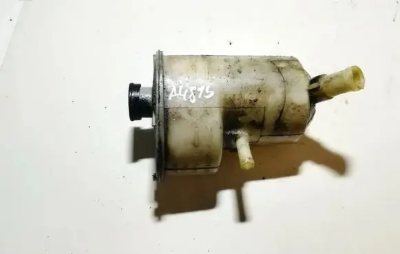 Honda Accord Brake fluid reservoir 