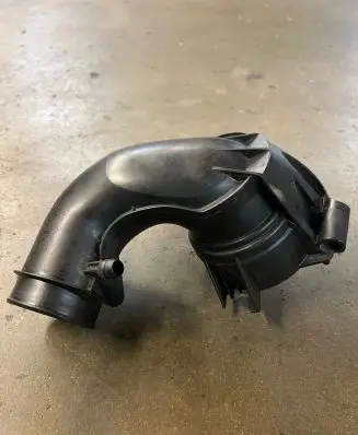 Mercedes-Benz CLK A209 C209 Air intake hose/pipe A2710900629