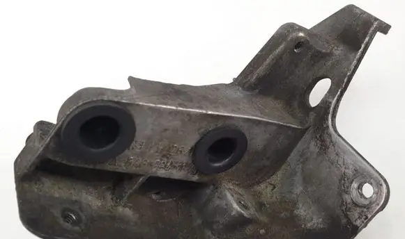 Mercedes-Benz C W203 Engine mounting bracket A6460941141