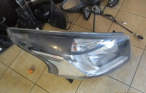 Renault Trafic III (X82) Headlight/headlamp