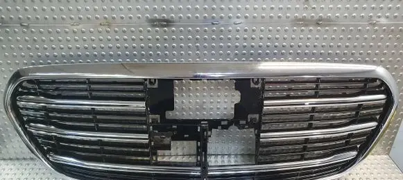 Mercedes-Benz S W223 Front grill A2238804000
