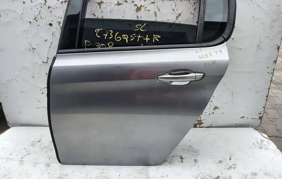 Peugeot 308 Rear door 