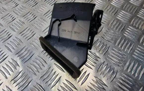 Volkswagen Transporter - Caravelle T5 Dash center air vent grill 7H0815705A