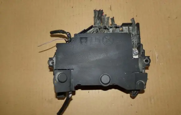 Volvo V40 Fuse module 30659192