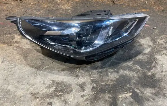 Hyundai i30 Headlight/headlamp 92102G4510 S2511C009-M