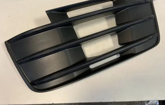 Audi Q7 4M Front bumper lower grill 4M0807681D 4M0807681F