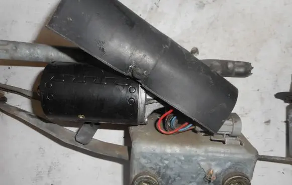 Renault Scenic I Wiper motor 0390241352