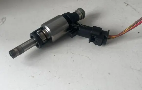 Audi A5 Sportback 8TA Fuel injector 0261500014