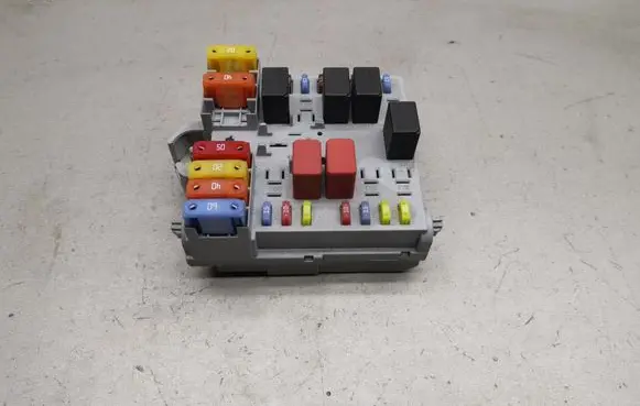 Alfa Romeo 159 Fuse module 50513644