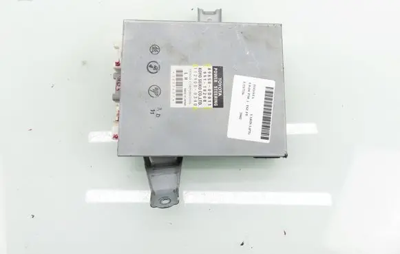 Toyota Yaris Power steering control unit/module 99118208 896500D011 1129000340