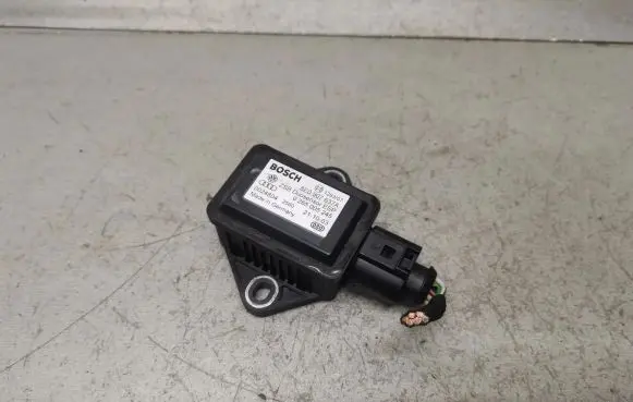 Volkswagen PASSAT B5.5 ESP acceleration yaw rate sensor 8E0907637A 0265005245