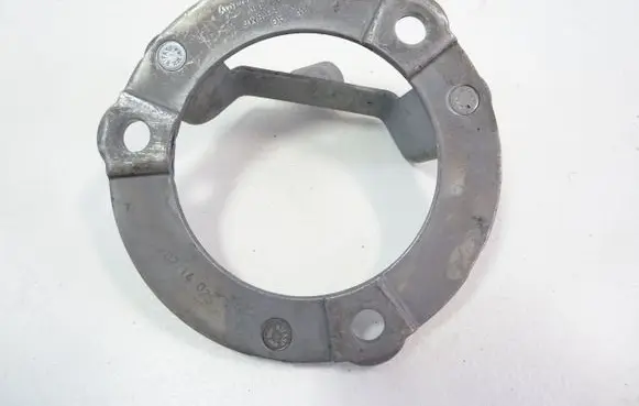 Volkswagen Touareg II Engine bonnet (hood) release handle