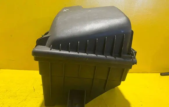 Volvo S40 Air filter box 9179373