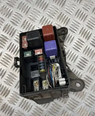 Toyota RAV 4 (XA10) Fuse box set