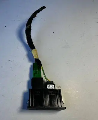 Volkswagen Sharan USB socket connector 5G0035222E