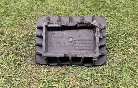 BMW 5 G30 G31 G38 Jacking socket point 7169981 5171716998103 11884410