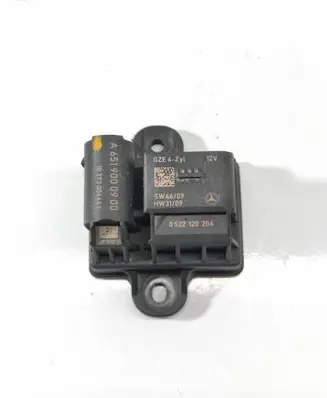 Mercedes-Benz E W212 Glow plug pre-heat relay 0522120204 10273006461 A6519000900